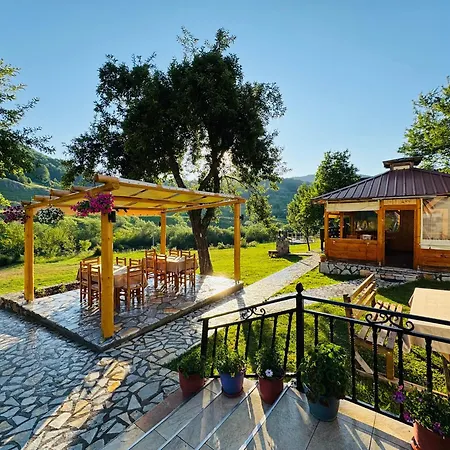 بيت ضيافة Bujtina Pepushaj *