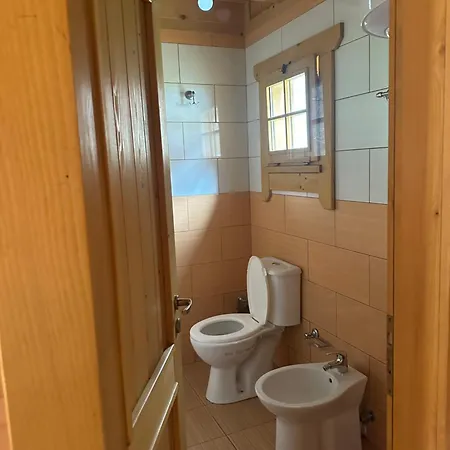 Bujtina Pepushaj Πανσιόν